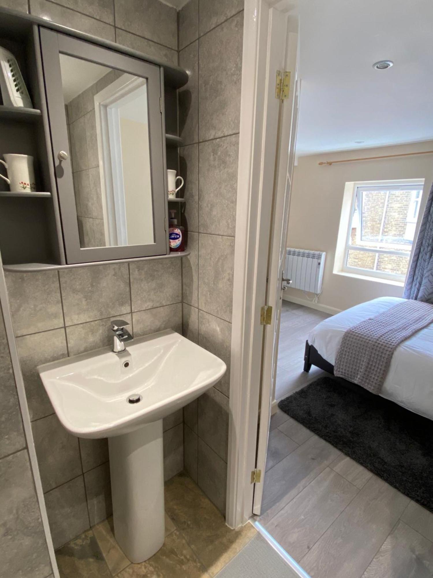 House With 3 Ensuite Bedrooms And A Private Garden Oxford Room photo