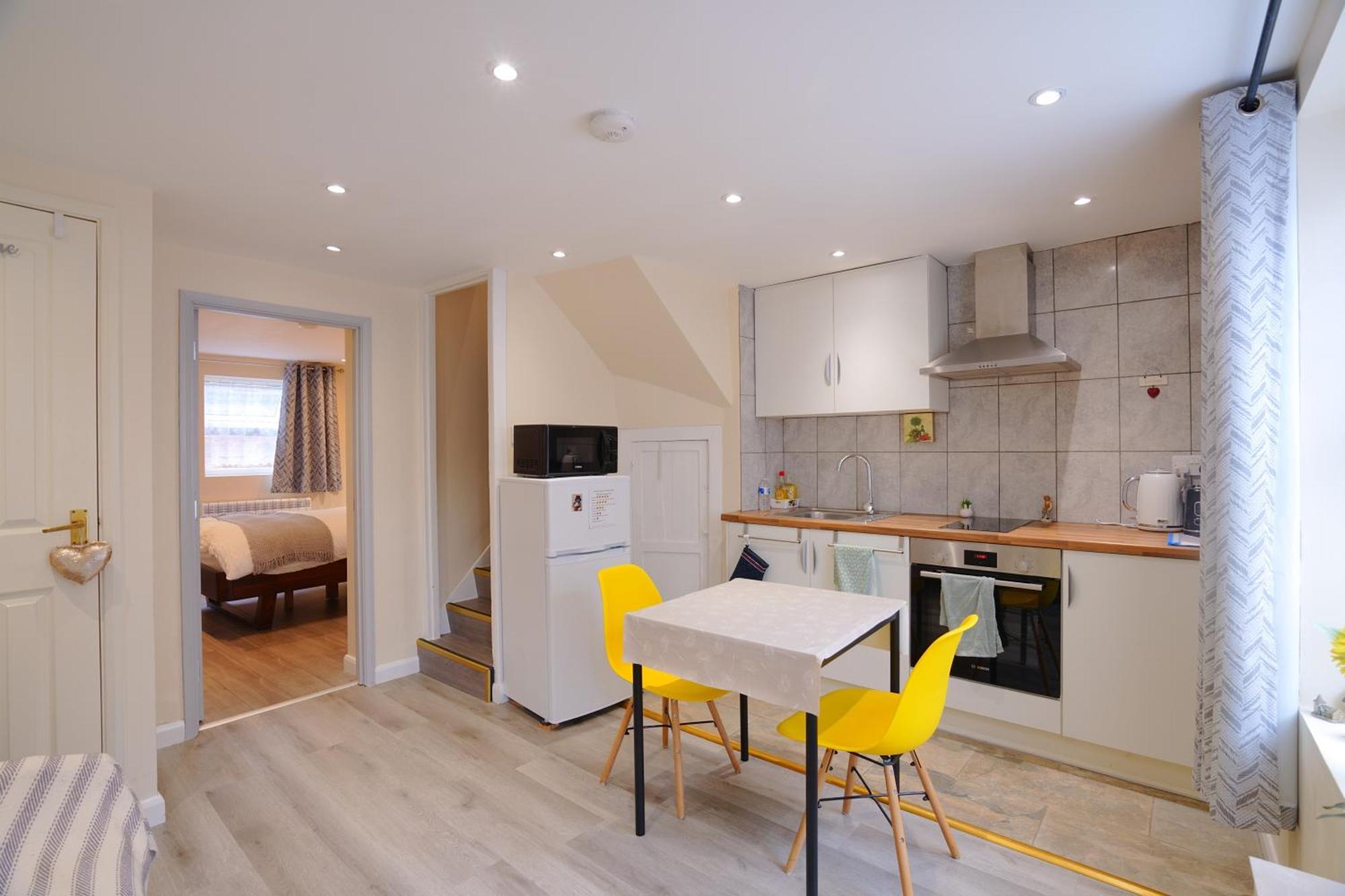 House With 3 Ensuite Bedrooms And A Private Garden Oxford Exterior photo