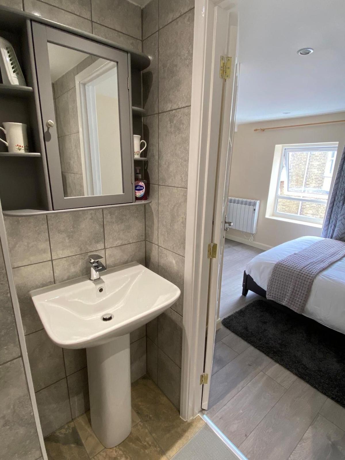 House With 3 Ensuite Bedrooms And A Private Garden Oxford Room photo